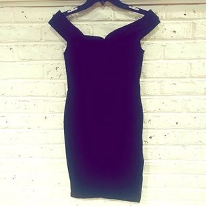 Black off the shoulder body con midi dress size s
